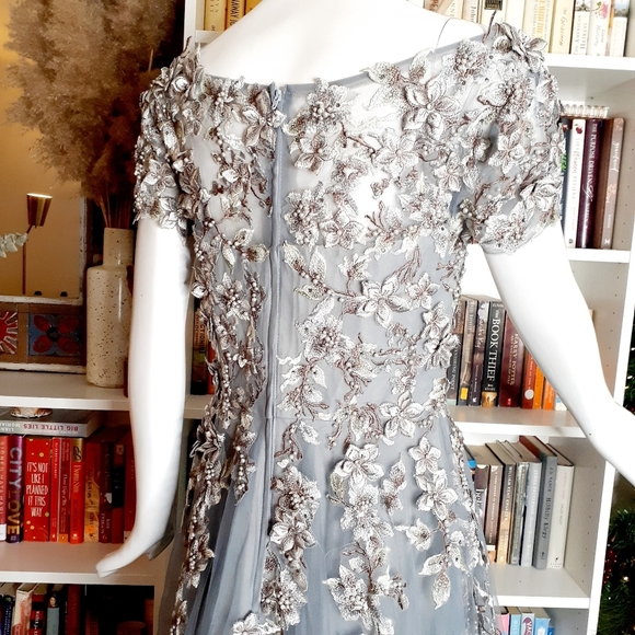 NEW LA FEMME Embroidered & Beaded Ballgown Z55 - Picture 10 of 12